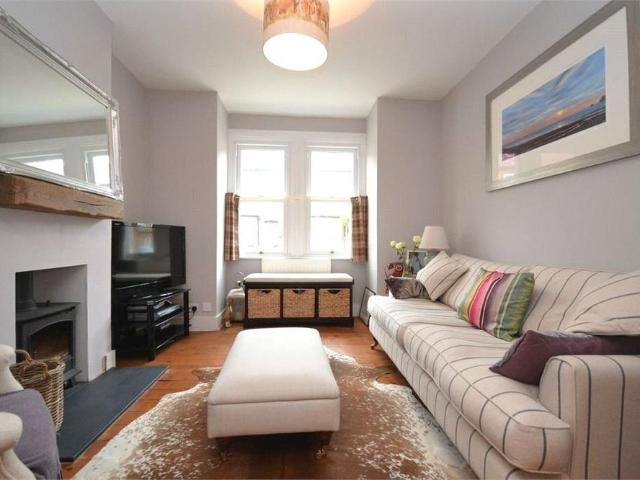 Mill Plat Avenue, Isleworth, Middlesex, TW7