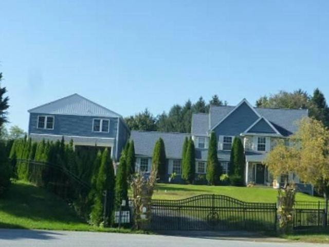 Mill Pond Ln