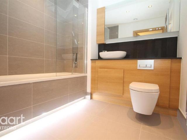 Mill Pond Road, Dartford 2 bed apartment to rent £1,800 pcm £415 pw