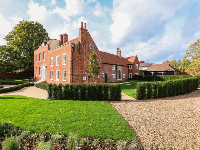 Mill Road, Cobham, Surrey KT11, 3 bed terraced house to rent, £9,000 pcm | PrimeLocation
