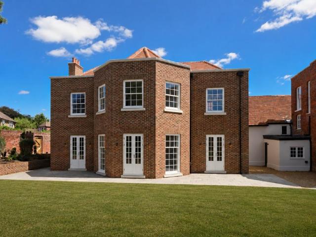 Mill Road, Cobham, Surrey, KT11 4 bed semi detached house to rent £9,500 pcm £2,192 pw