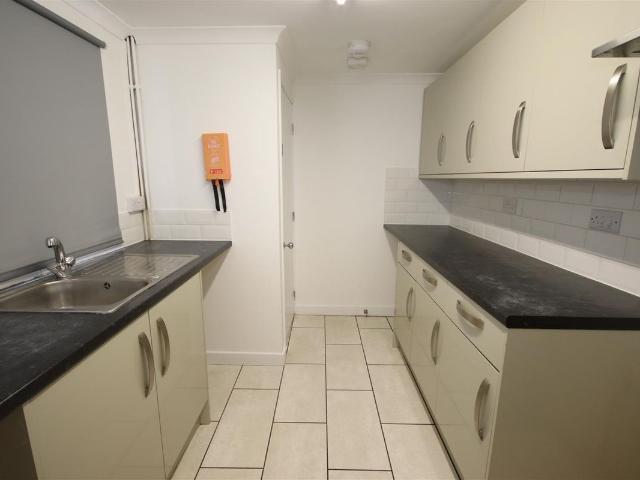 Mill Road, Cambridge CB1, 4 bed property to rent, £2,200 pcm | PrimeLocation