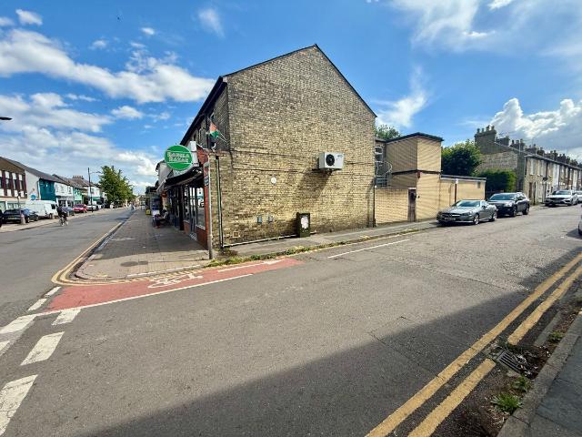 Mill Road, Cambridge CB1, 3 bed flat to rent, £2,100 pcm | PrimeLocation