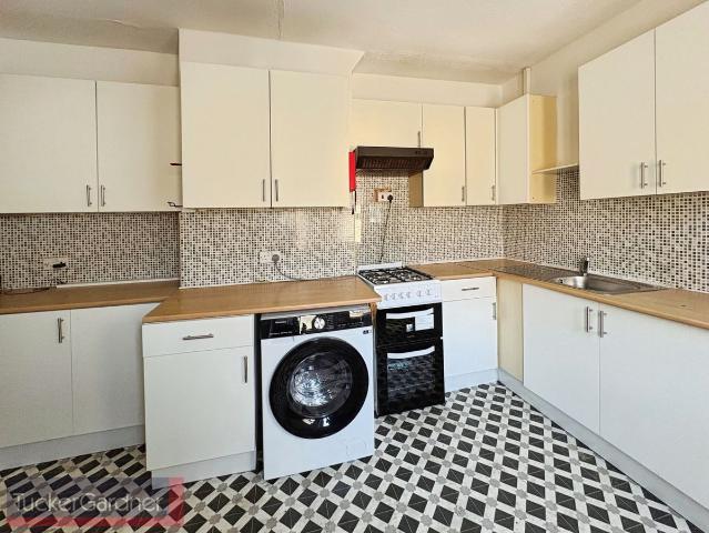Mill Road, Cambridge CB1, 3 bed flat to rent, £2,100 pcm | PrimeLocation