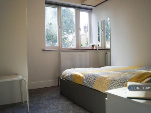 Mill Road, Gillingham, ME7 1 bed in a house share to rent £650 pcm £150 pw