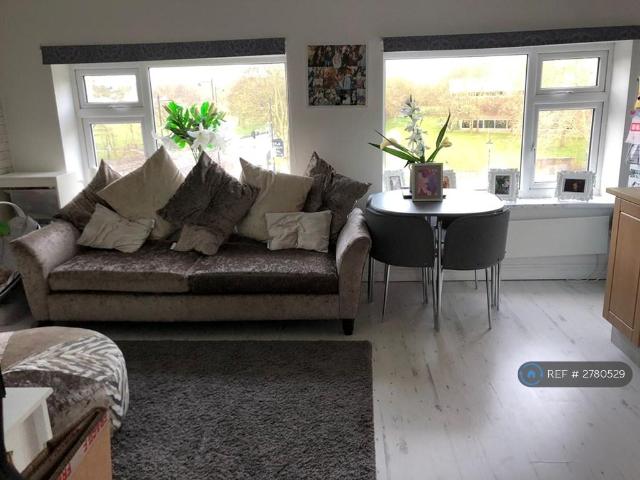 Mill Road, Gillingham, ME7 2 bed flat to rent £1,200 pcm £277 pw