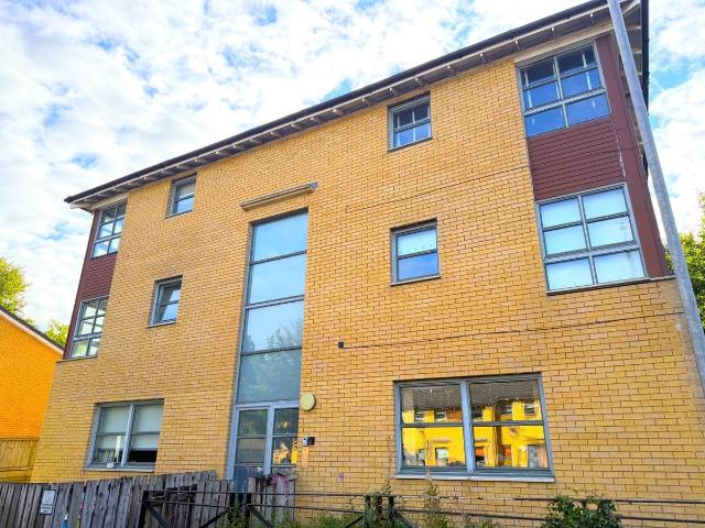 Mill Road, Hamilton ML3, 2 bed flat to rent, £875 pcm | PrimeLocation
