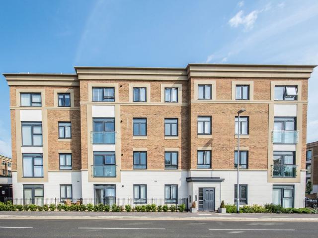 Mill Road, Hertford SG14, 2 bed flat to rent, £1,725 pcm | PrimeLocation