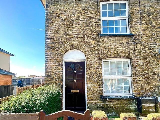 Mill Road, Maldon CM9, 2 bed end terrace house to rent, £1,200 pcm | PrimeLocation