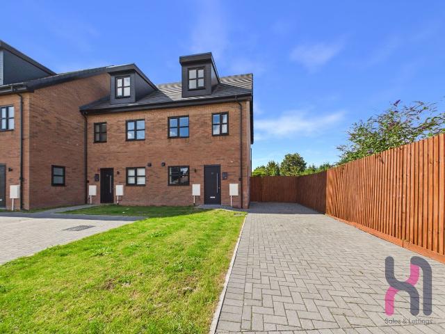Mill Street, Ashton In Makerfield WN4, 4 bed end terrace house to rent, £1,400 pcm | PrimeLocation