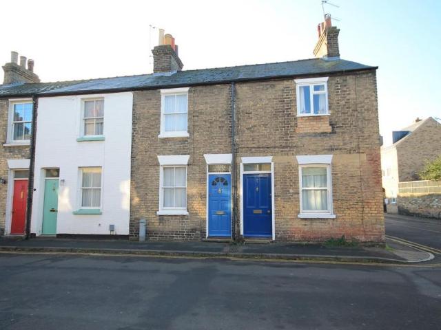 Mill Street Cambridge 2 bed terraced house to rent £1,750 pcm £404 pw