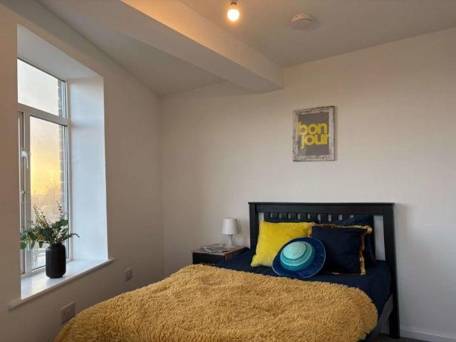 Mill Street, Cannock WS11 1 bed in a flat share to rent £600 pcm £138 pw