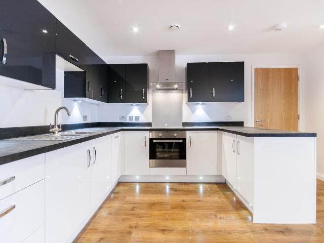 Mill Street, Central Oxford 2 bed apartment to rent £2,500 pcm £577 pw