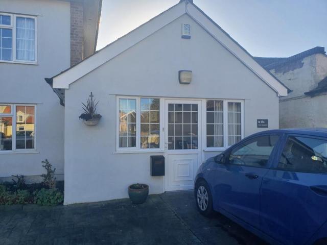 Mill Street, Mildenhall, Suffolk, IP28 1 bed detached bungalow to rent £1,250 pcm £288 pw