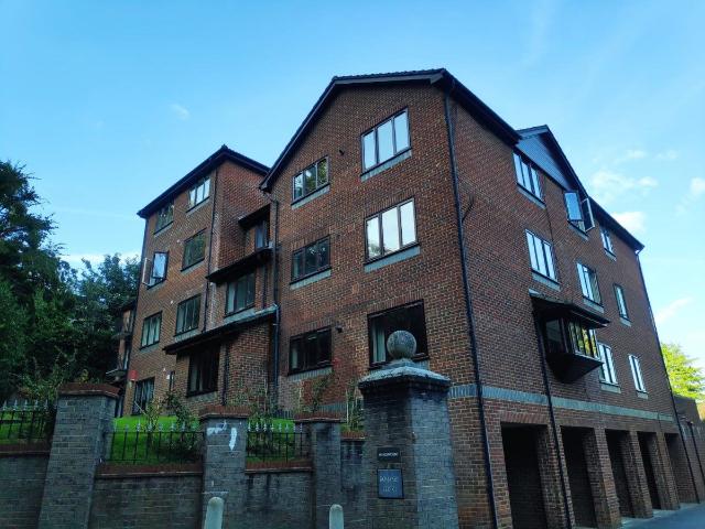 Mill Street, Redhill RH1, 1 bed flat to rent, £1,300 pcm | PrimeLocation