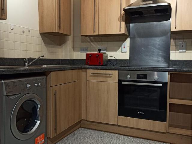 Mill Street, Slough SL2, 2 bed flat to rent, £1,600 pcm | PrimeLocation