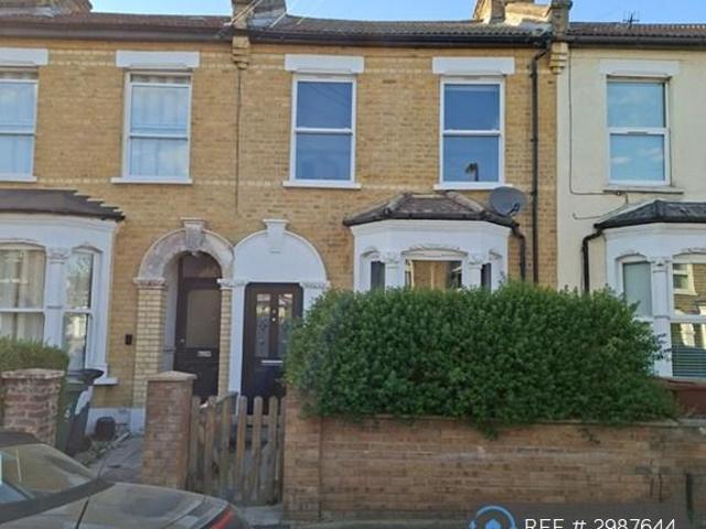 Millais Road, London, E11 3 bed terraced house to rent £3,150 pcm £727 pw