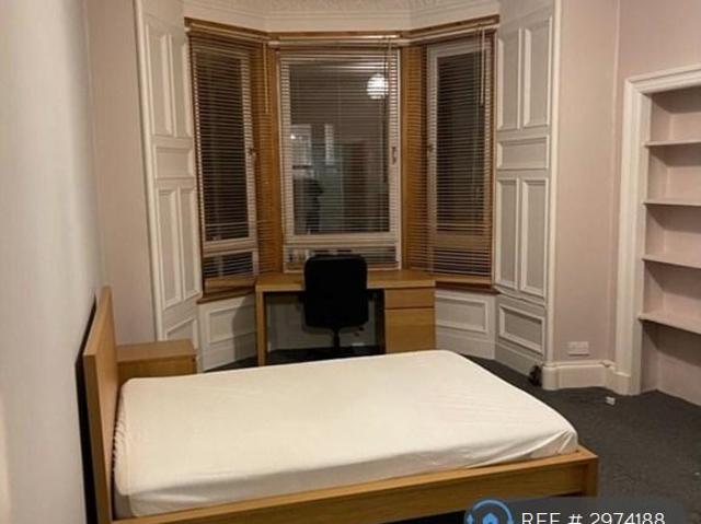 Millar Crescent, Edinburgh, EH10 3 bed flat to rent £2,100 pcm £485 pw