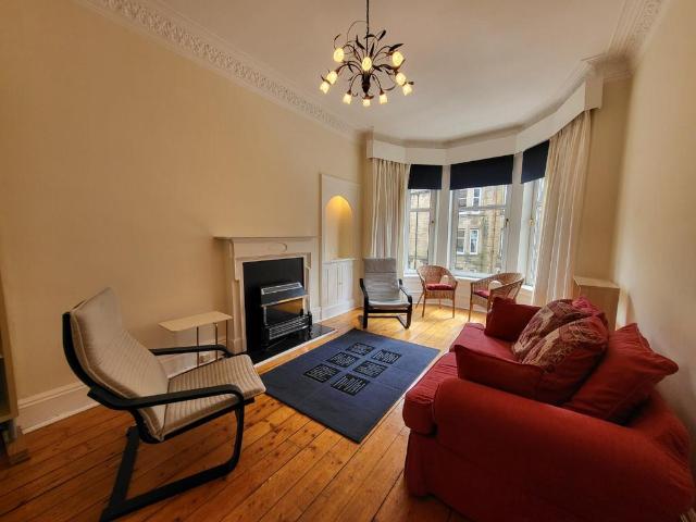 Millar Crescent EH10 1 bed flat to rent £1,150 pcm £265 pw