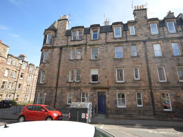 Millar Crescent, Morningside. 1 bed flat to rent £1,100 pcm £254 pw