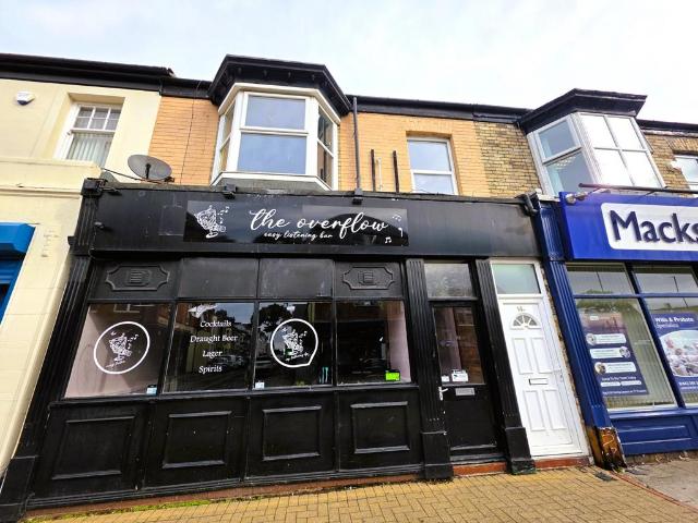 Millbank Terrace, Redcar, TS10 2 bed flat to rent £525 pcm £121 pw