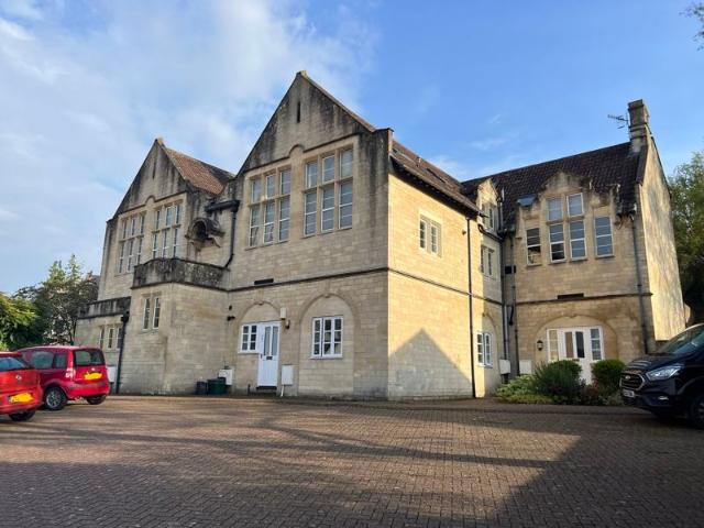 Millbrook Court, Bath BA2, 2 bed flat to rent, £2,050 pcm | PrimeLocation