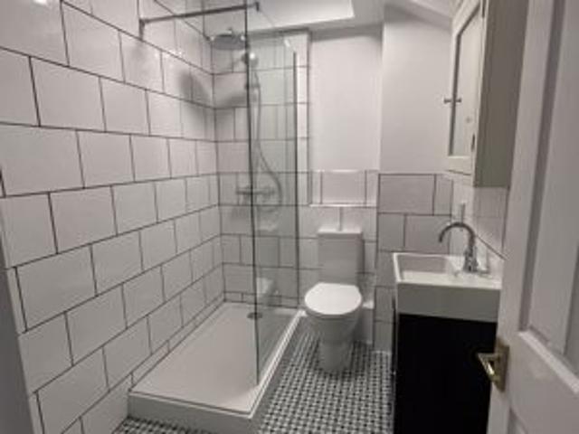 Millbrook Court, Bath BA2, 2 bed flat to rent, £2,050 pcm | PrimeLocation