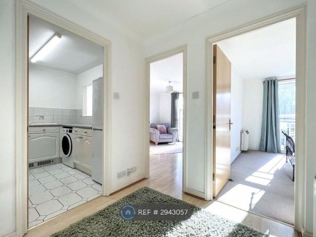 Millennium Drive, London E14, 1 bed flat to rent, £1,800 pcm | PrimeLocation