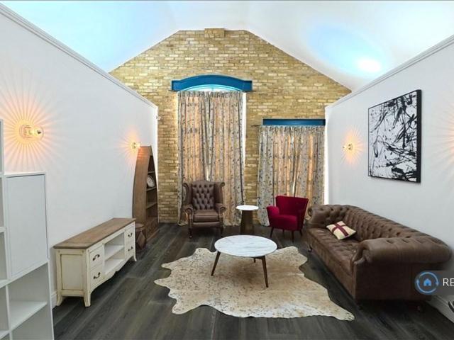 Millennium Drive, London, E14 2 bed flat to rent £2,970 pcm £685 pw