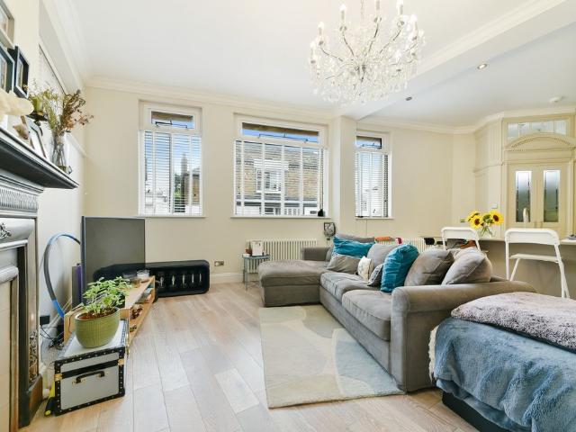 Millennium House TW12, 1 bed flat to rent, £1,700 pcm | PrimeLocation