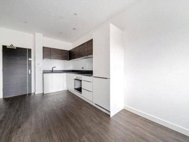 Millennium Way, Bracknell, RG12 1 bed flat to rent £1,220 pcm £282 pw