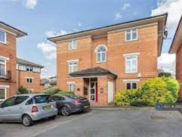 Miller Court, London, NW4 3 bed flat to rent £2,300 pcm £531 pw