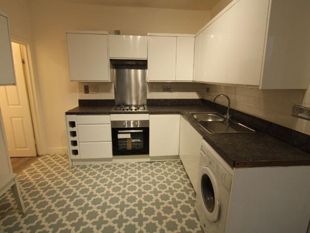 Miller Road, Colliers Wood SW19, 3 bed flat to rent, £2,100 pcm | PrimeLocation
