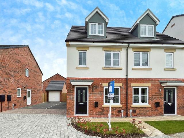 Miller Road, Halewood, Liverpool. 3 bed house to rent £1,600 pcm £369 pw