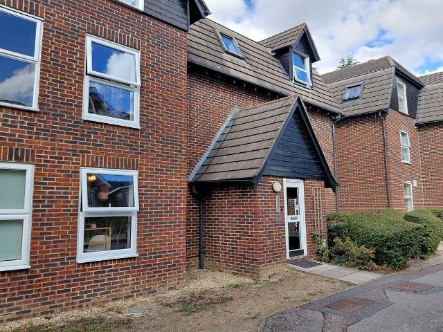 Millers Green Close, Enfield EN2, 1 bed flat to rent, £1,350 pcm | PrimeLocation