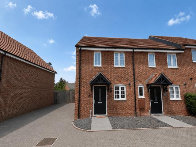 Millers Walk, Kersley End, Coventry, CV7 2 bed end of terrace house to rent £1,350 pcm £312 pw