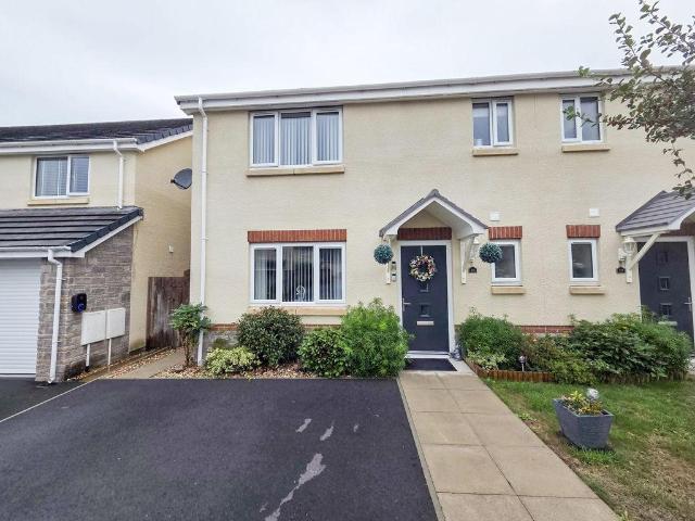 Millers Wood, Blackwood NP12 3 bed semi detached house to rent £1,350 pcm £312 pw