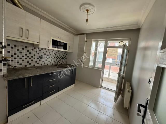 Millet Caddesi Yakını Çift Cephe Bakımlı Temiz 2+1 Daire Bk 9