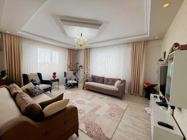 Millet Bahçesi Civarı Acil Satılık Bakımlı 3+1 Daire