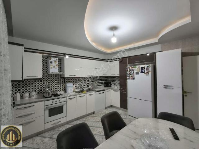 Millet Bahçesi Civarında Bakımlı 3+1 Daire