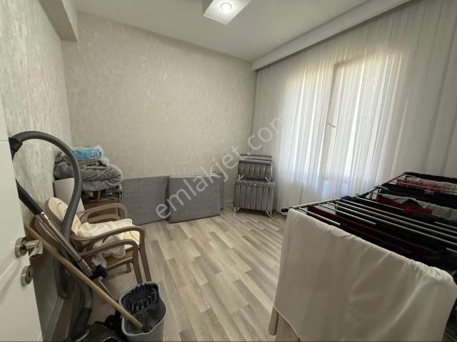 Millet Bahçesi Karşısı 3+1 Full Bakımlı Acil Satılık Daire
