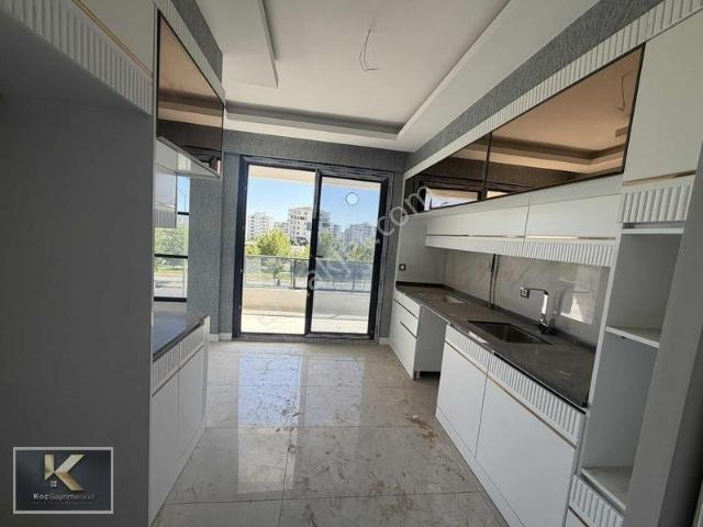 Millet Bahçesi Karşısı Satılık 100 M2 Net 2.5+1 Sıfır Daire