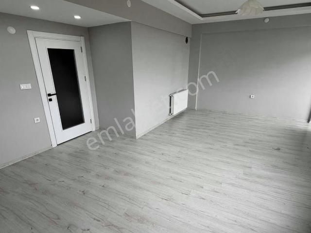Millet Bahçesinin Yanında Merkezi Konumda Satılık 2+1 Daire