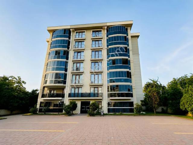 Millet Mahallesi Yükselenpark Sitesinde Manzaralı Satılık 3+1