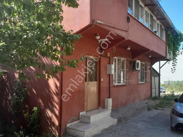 Millet Mahallesinde Müstakil 2 Katlı Köşe Daireler