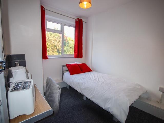 Millfield,Sittingbourne, ME10 1 bed in a house share to rent £595 pcm £137 pw