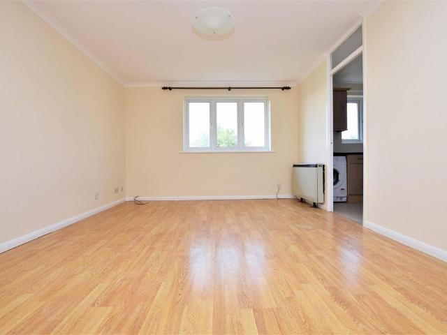 Millhaven Close, Chadwell Heath RM6, 2 bed flat to rent, £1,600 pcm | PrimeLocation
