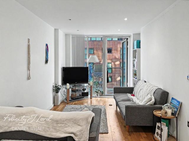 Millharbour, London 2 bed apartment to rent £2,400 pcm £554 pw