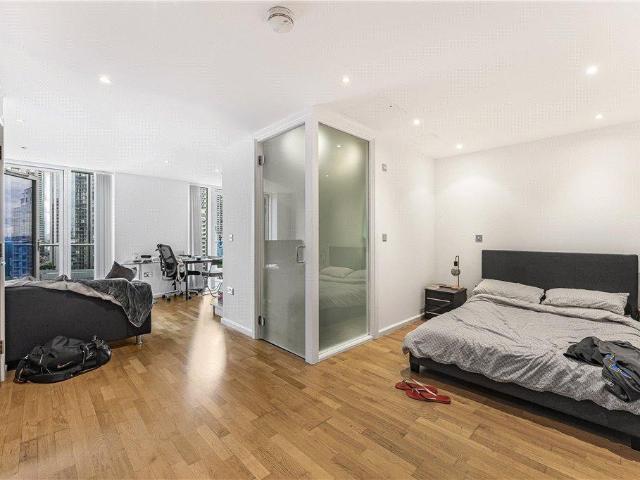 Millharbour, London, E14 Studio to rent £1,975 pcm £456 pw