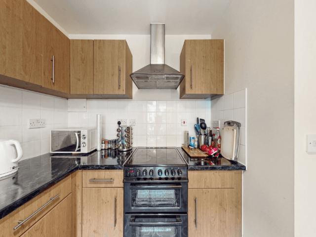 Millharbour, London, E14 1 bed apartment to rent £2,500 pcm £577 pw